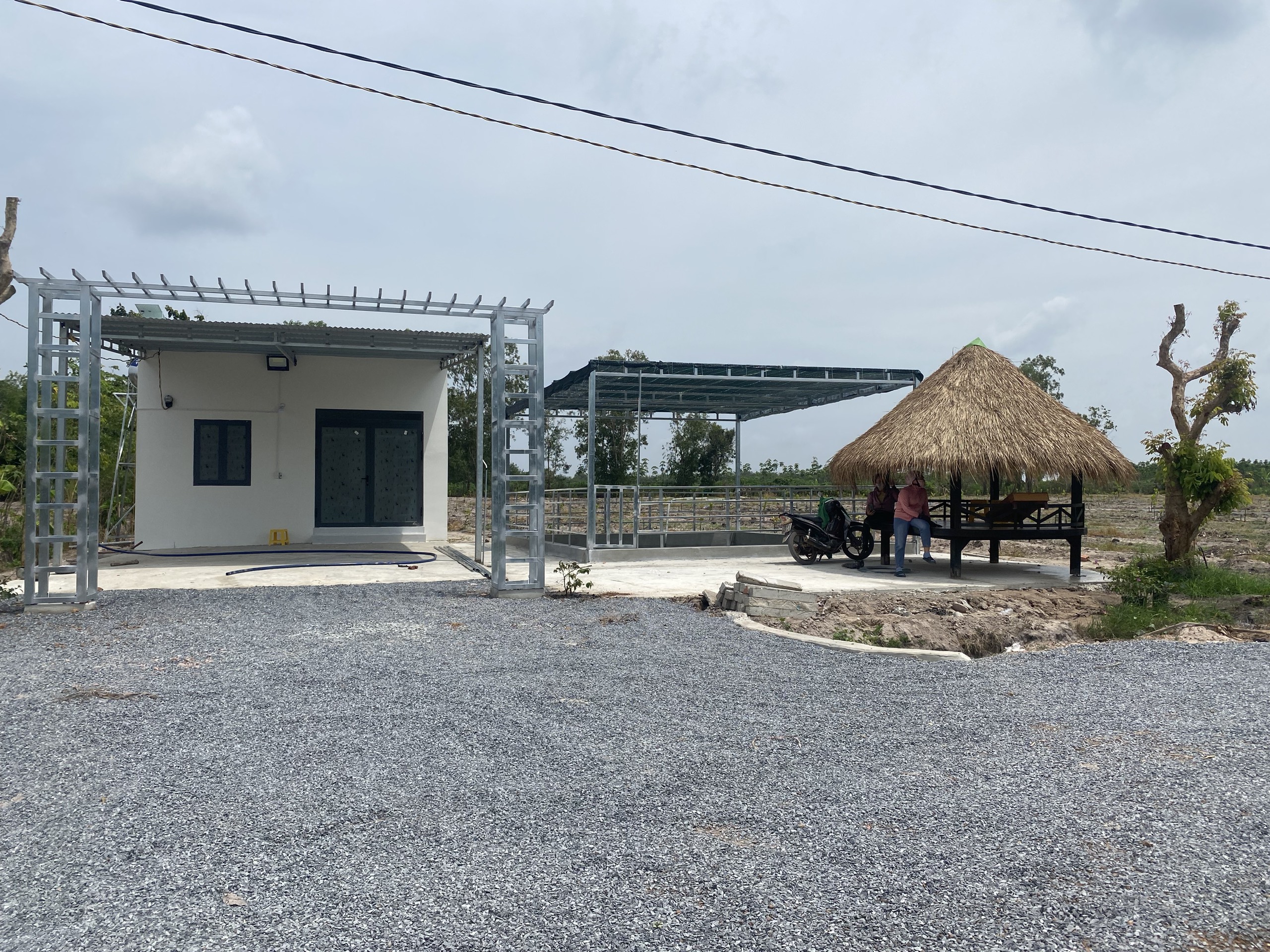 BÁN NHÀ KÈM ĐẤT NỀN GIÁ RẺ TRỌN GIÁ 760 TRIỆU /1.028M